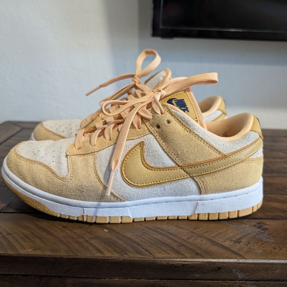 Nike Dunk Low LX - Picture 3 of 7